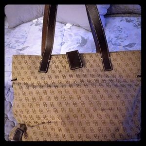 Dooney & Bourke brown/tan tote bag